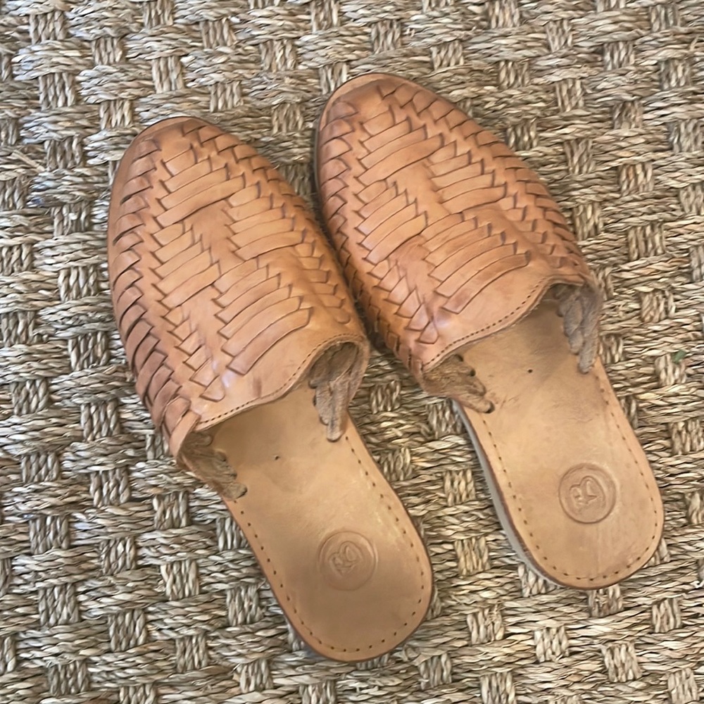 Tan leather woven slide